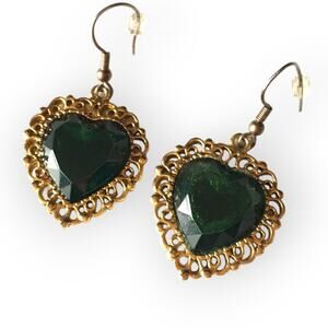 Gold tone deep green heart earrings